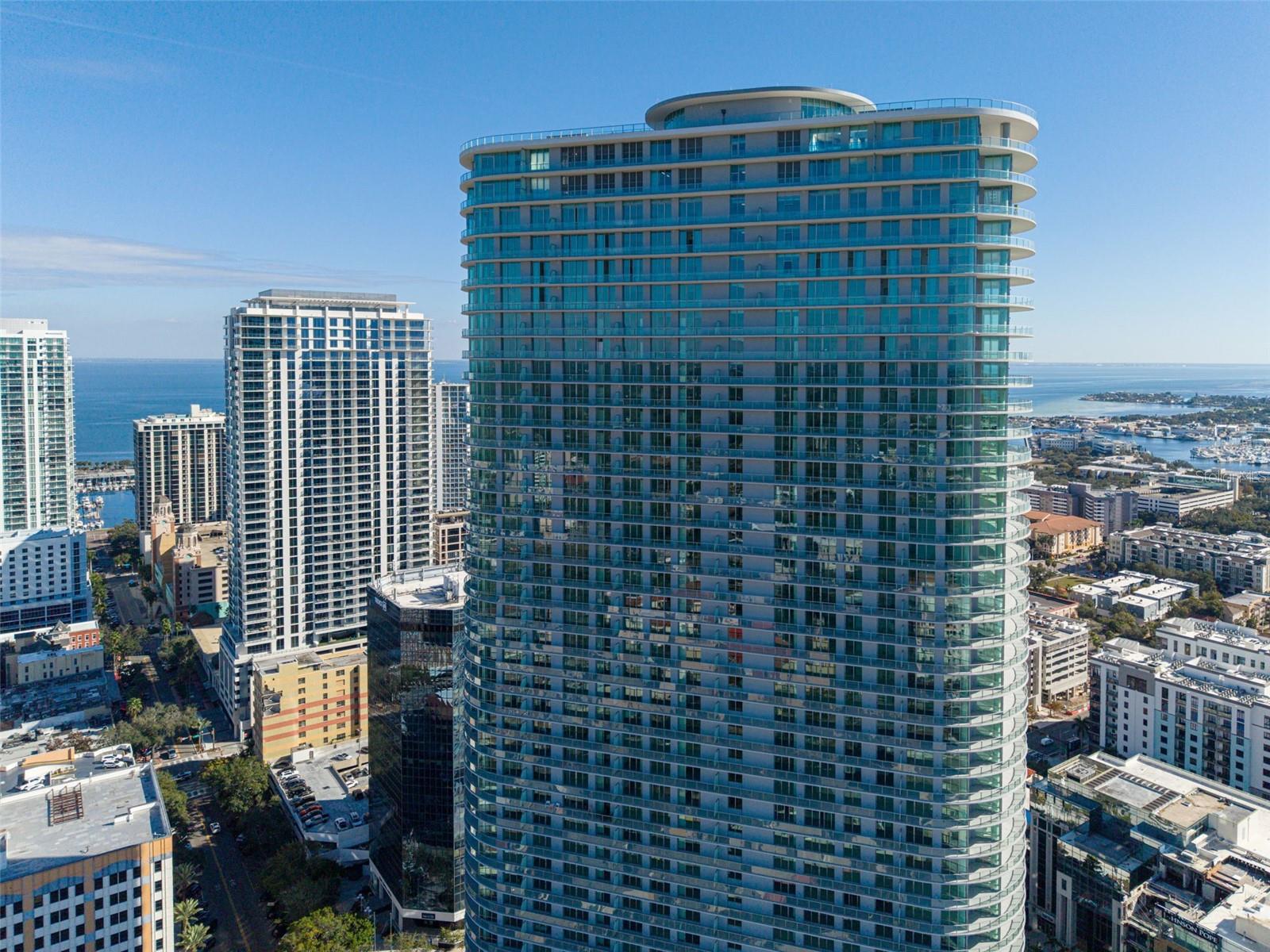 400 CENTRAL - Residential Lease