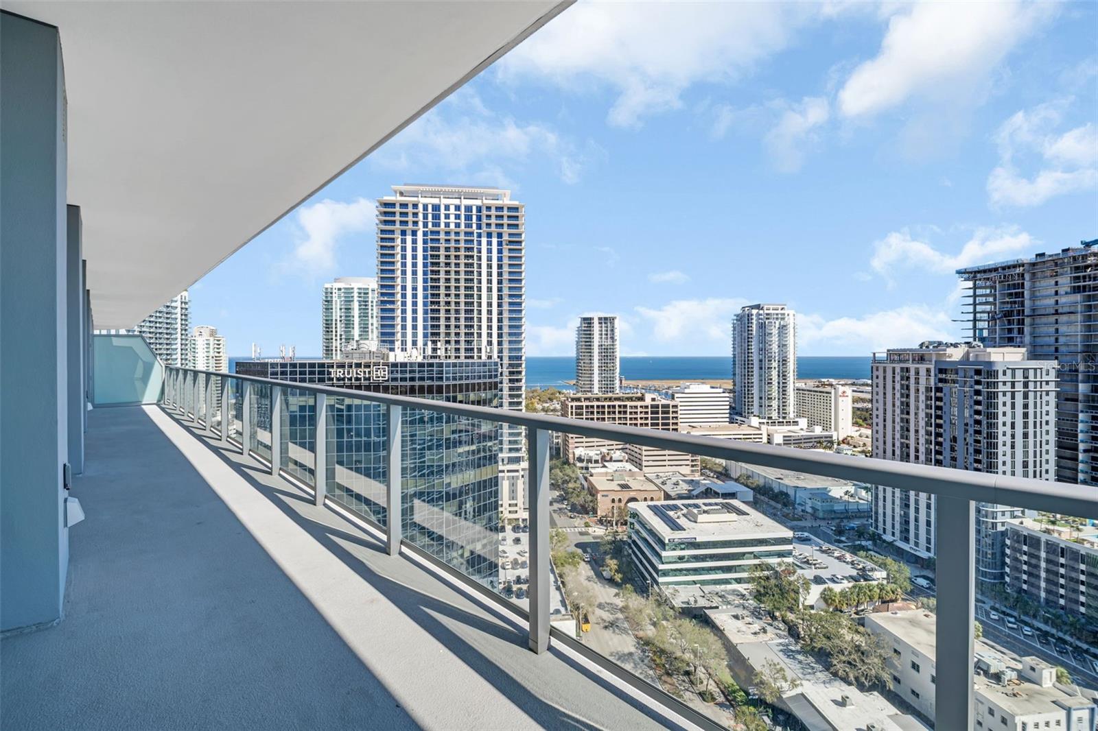 400 CENTRAL - Residential Lease