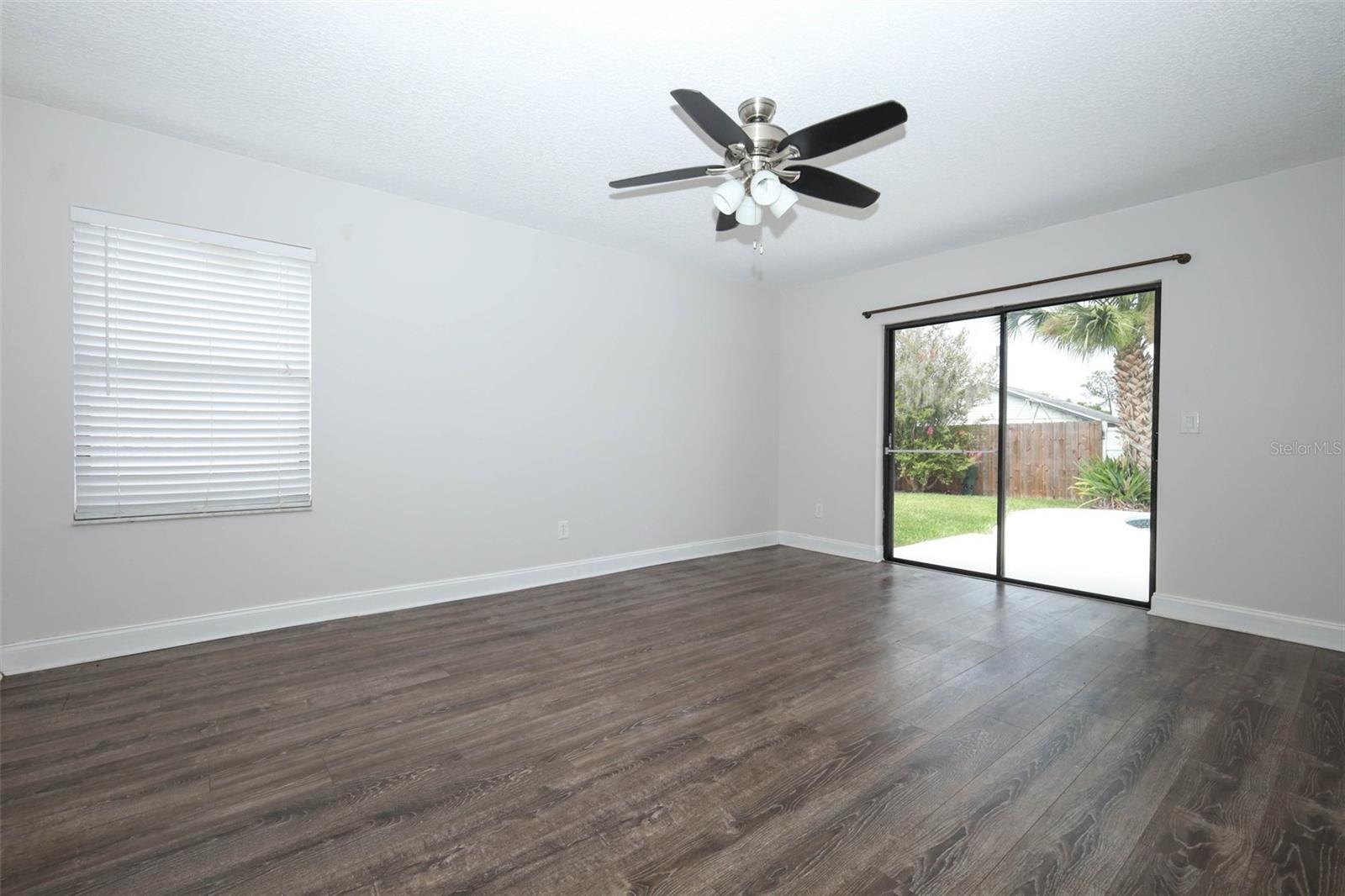 SILVER WOODS PH 02 - Residential