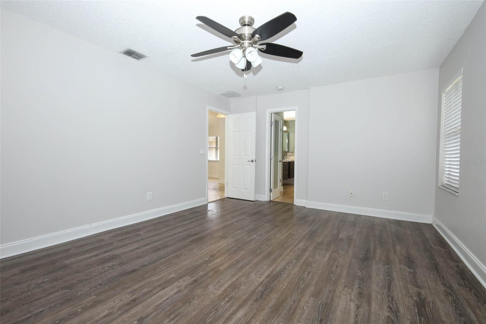SILVER WOODS PH 02 - Residential