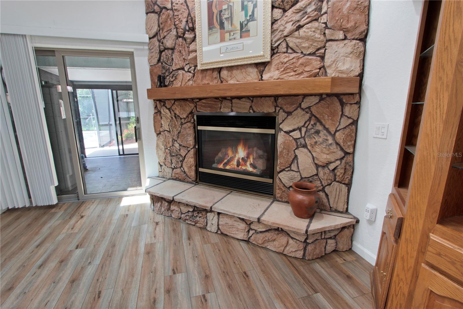 SILVER LAKE ESTATES - Residential