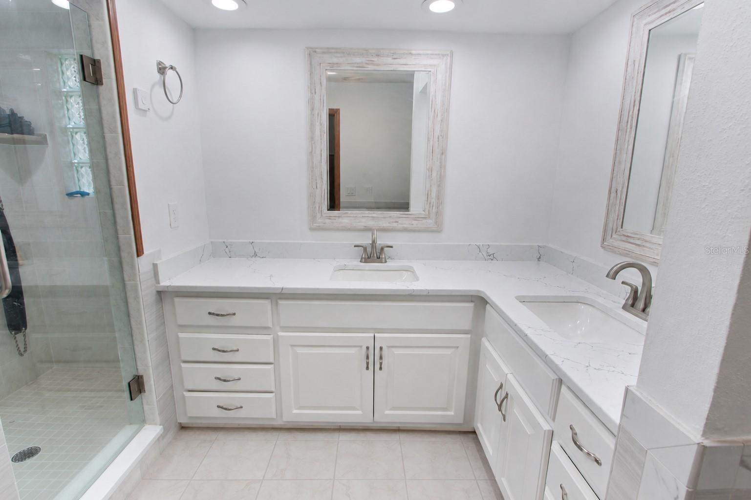 SILVER LAKE ESTATES - Residential
