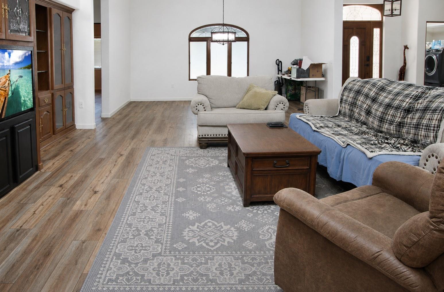 SILVER LAKE ESTATES - Residential