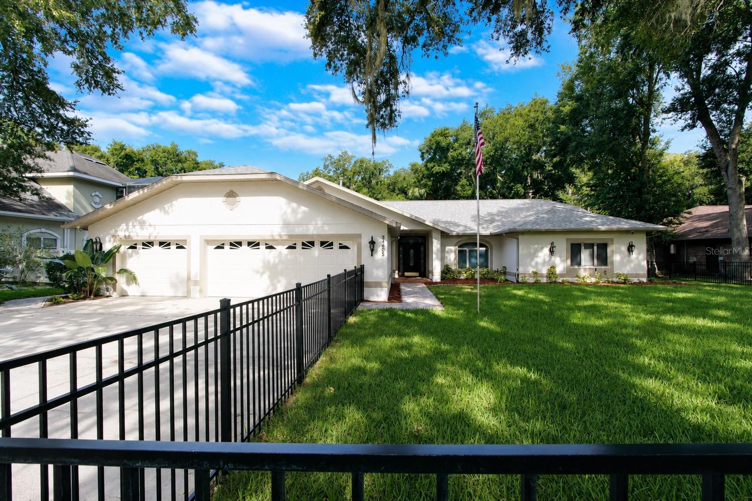 SILVER LAKE ESTATES - Residential