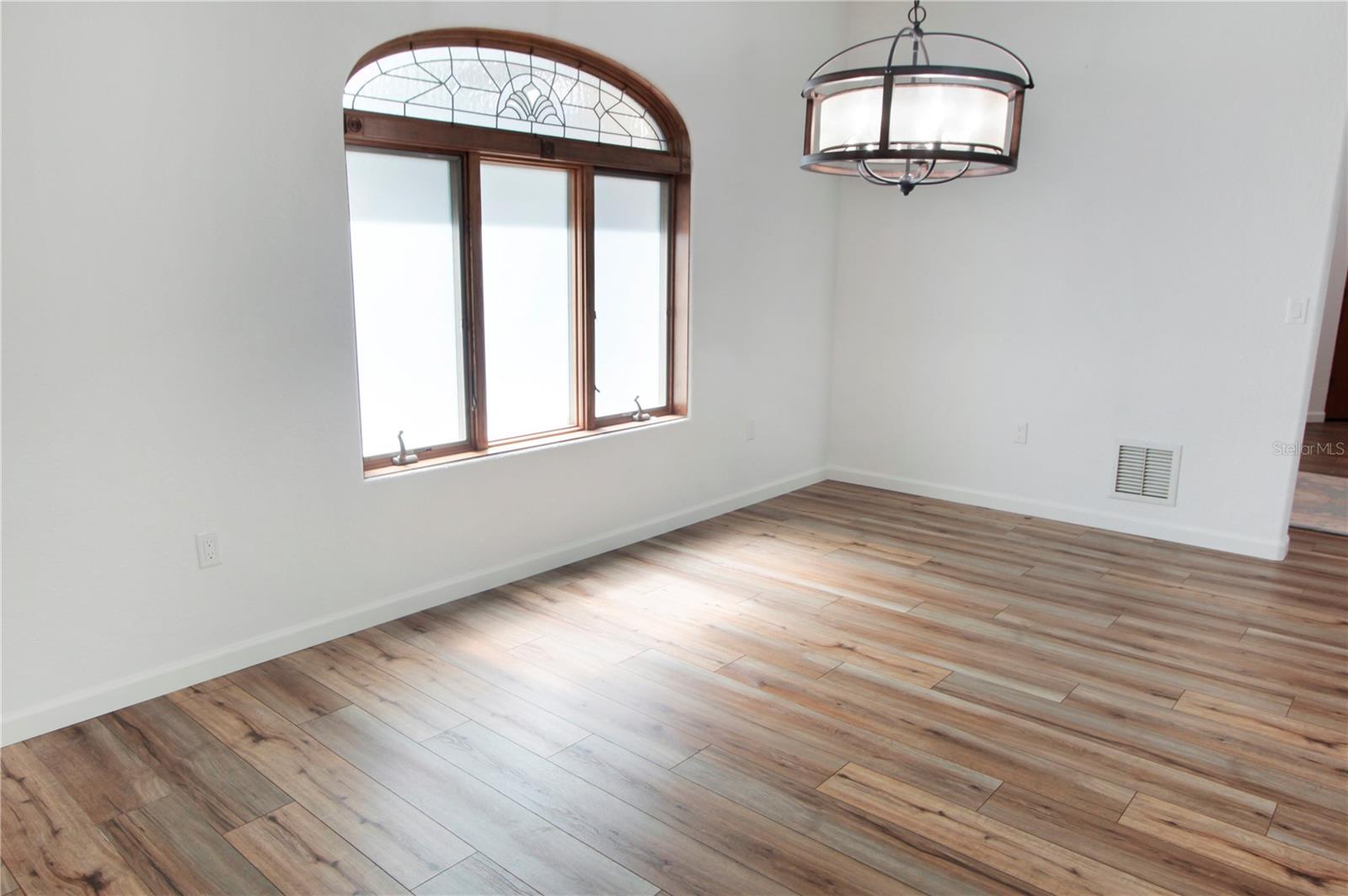 SILVER LAKE ESTATES - Residential