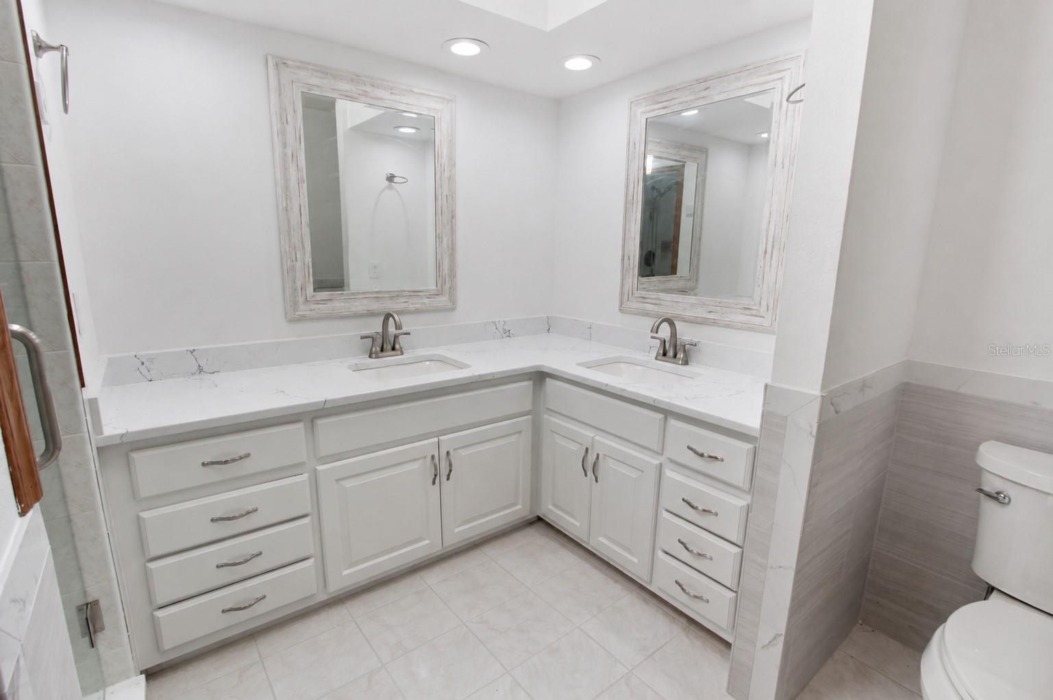 SILVER LAKE ESTATES - Residential