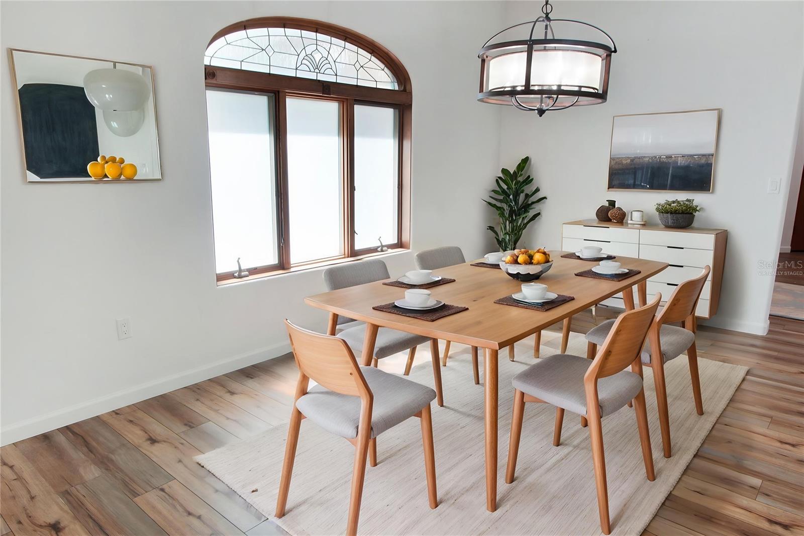 SILVER LAKE ESTATES - Residential