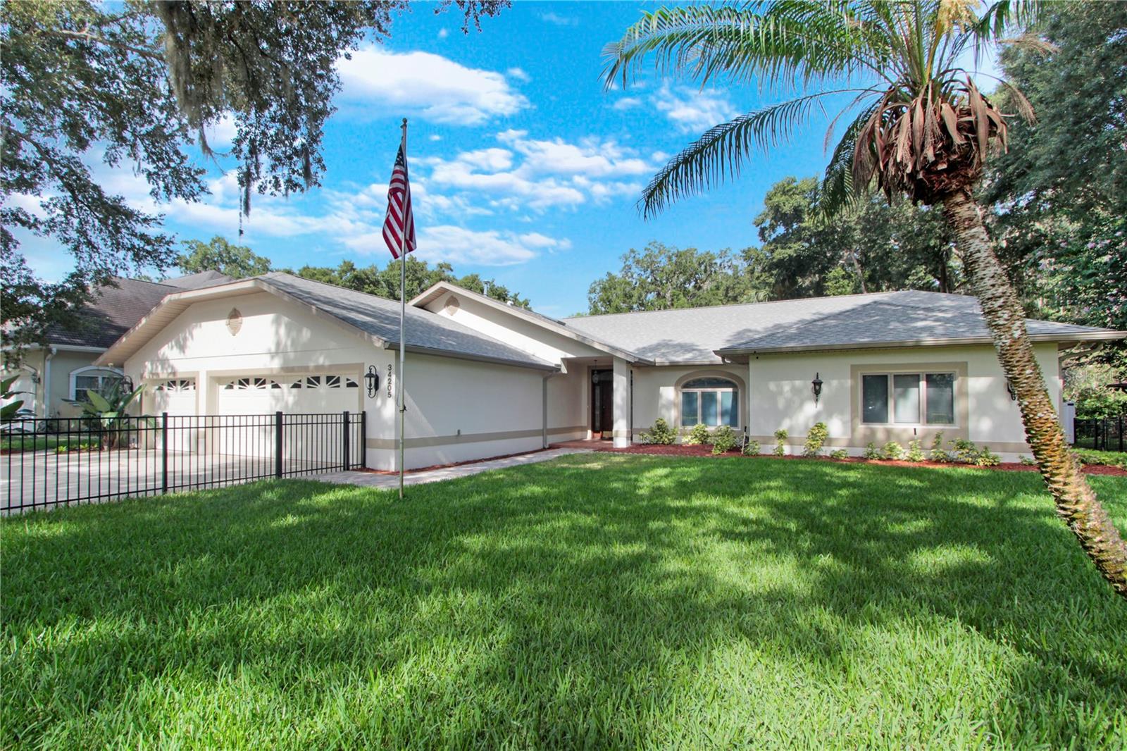 SILVER LAKE ESTATES - Residential