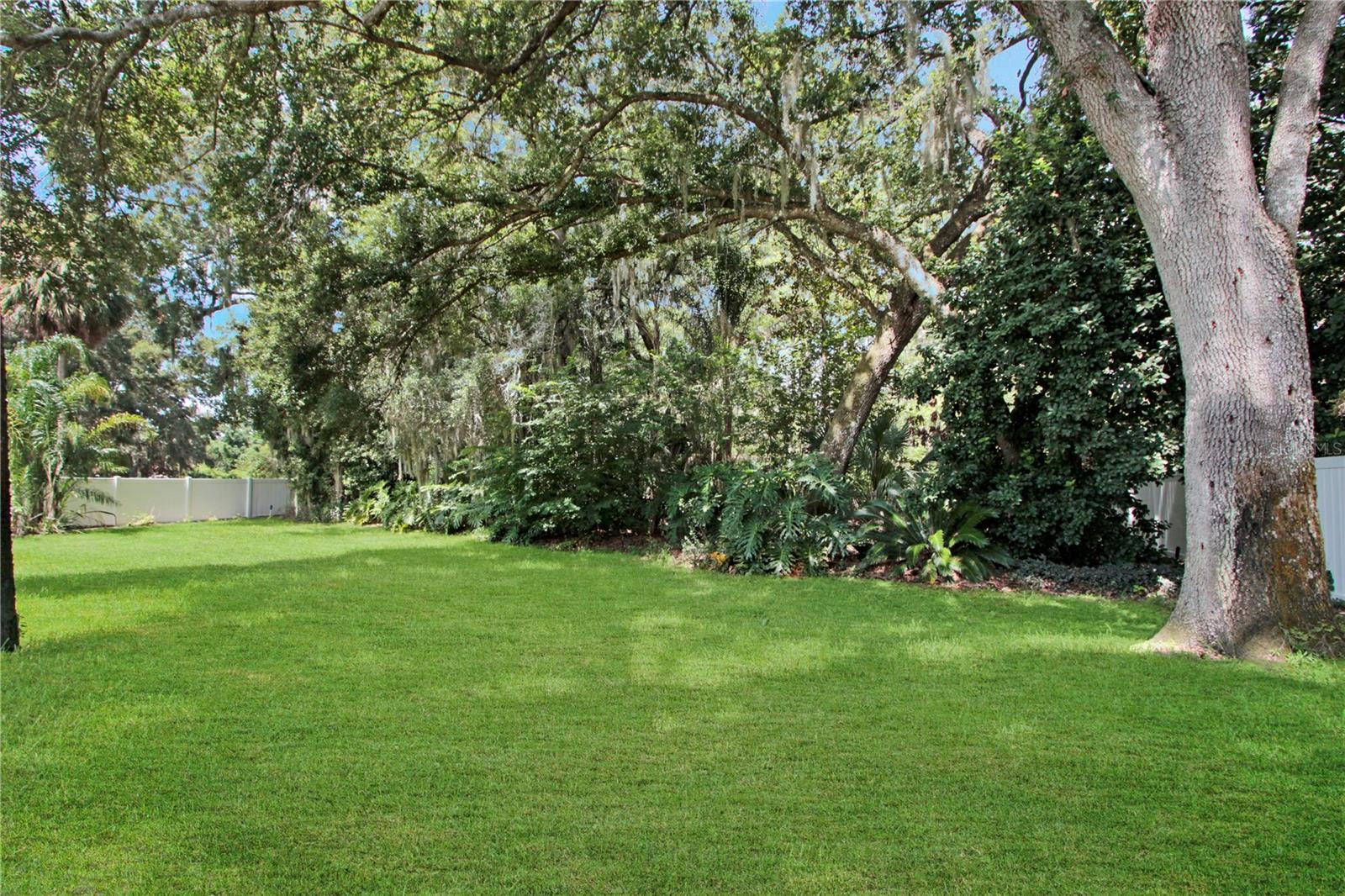 SILVER LAKE ESTATES - Residential