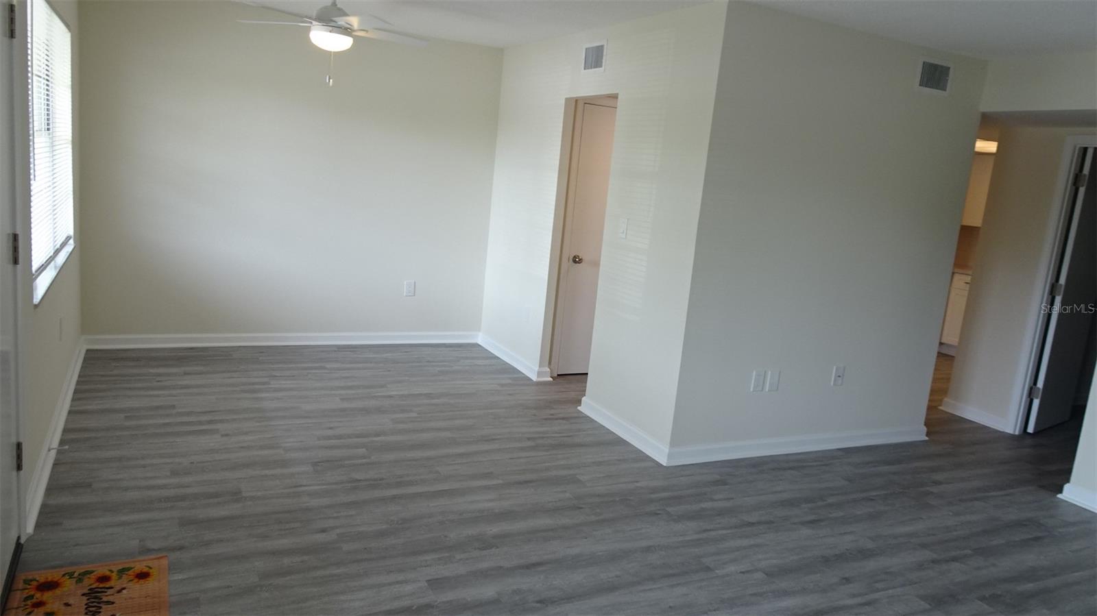 GATEWAY SQUARE APTS - Residential