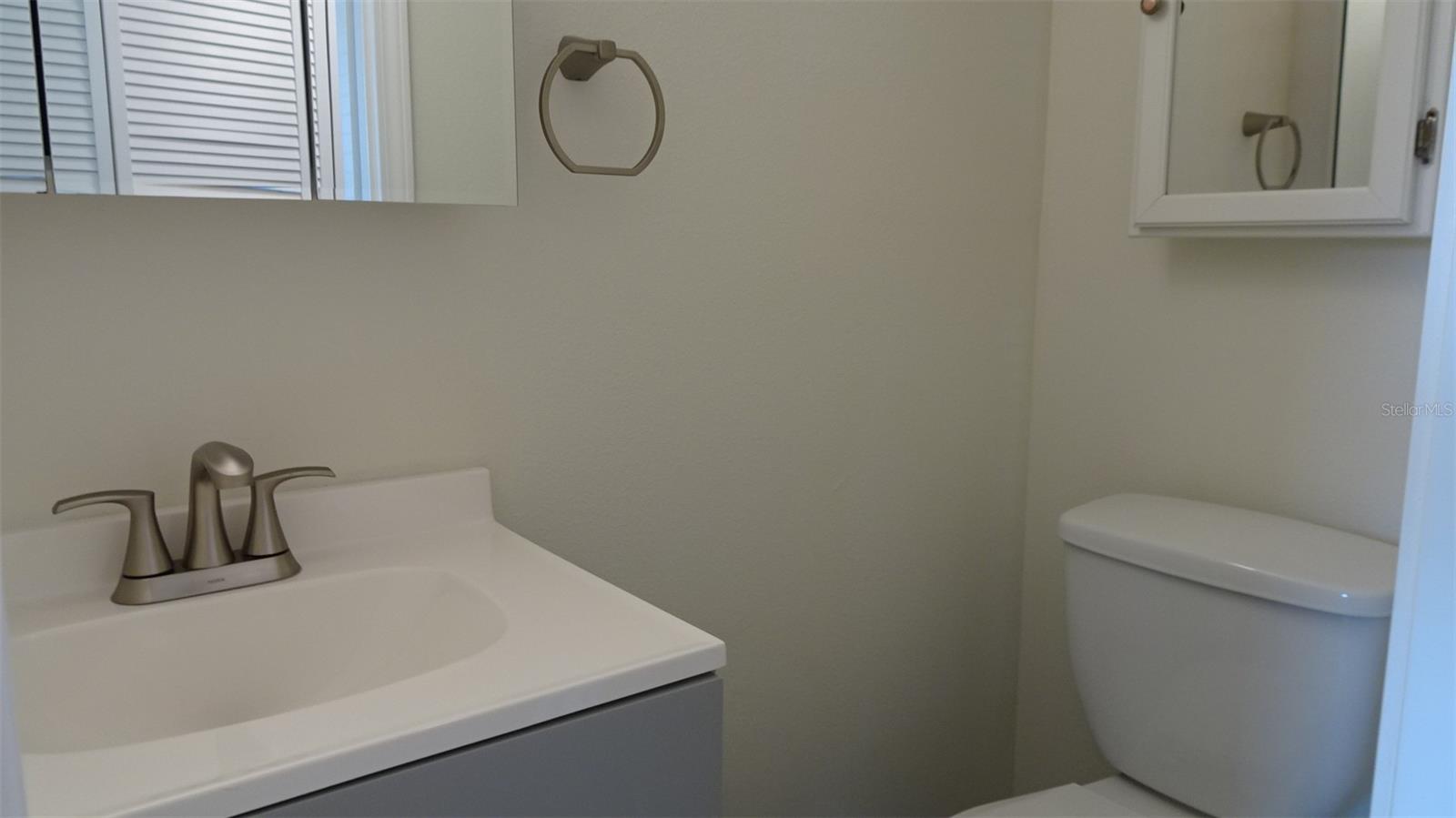 GATEWAY SQUARE APTS - Residential