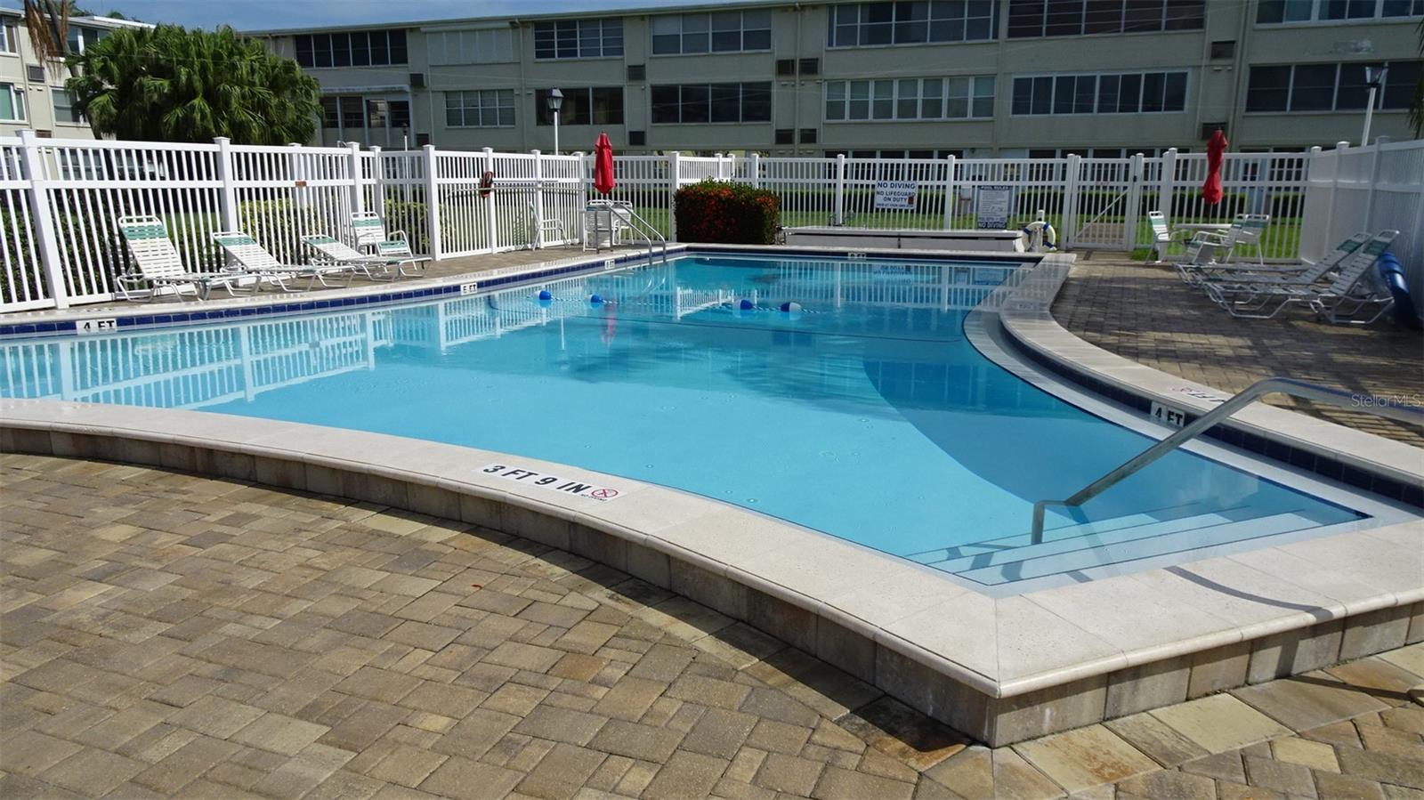 GATEWAY SQUARE APTS - Residential