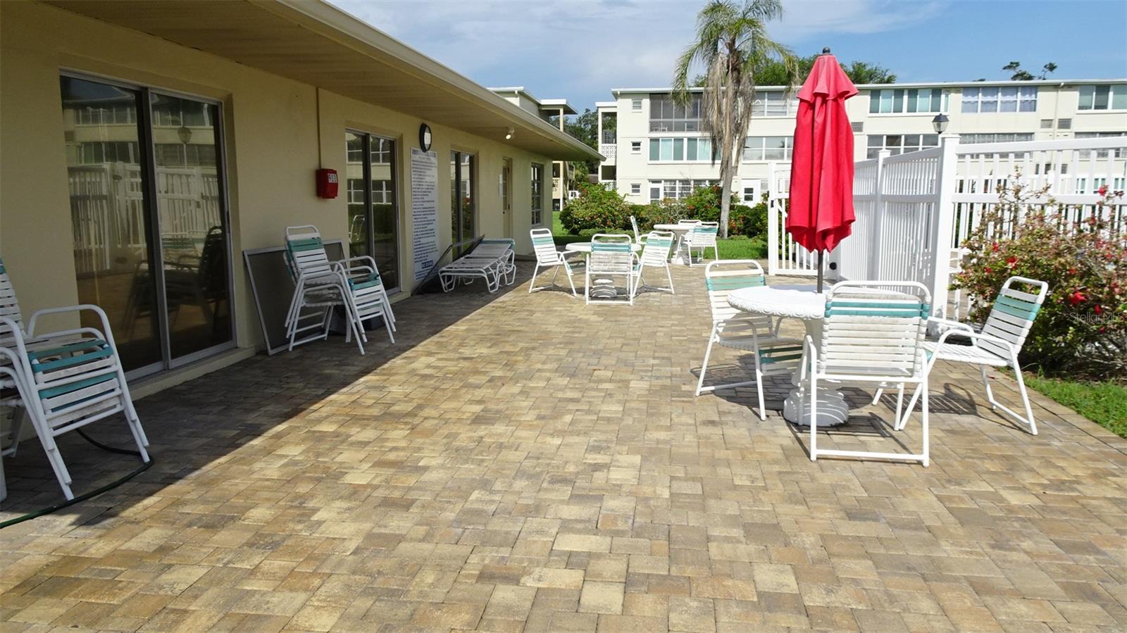 GATEWAY SQUARE APTS - Residential