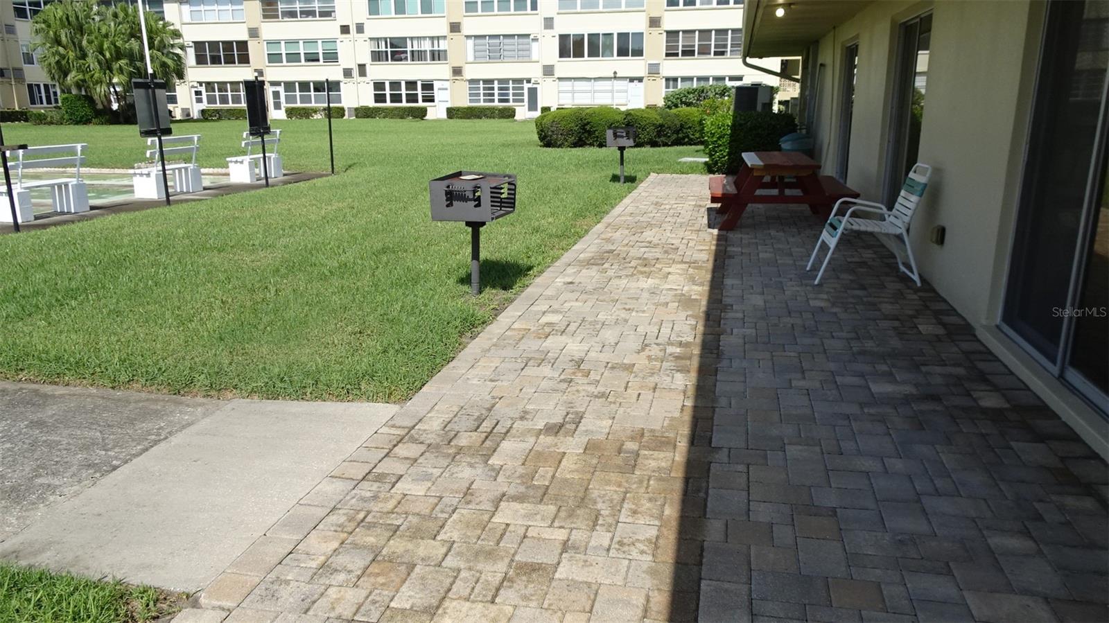 GATEWAY SQUARE APTS - Residential