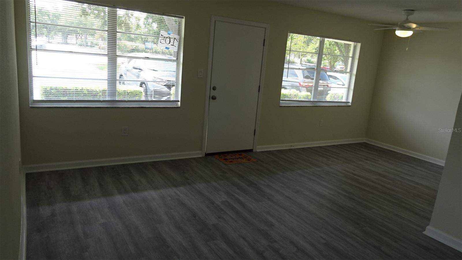 GATEWAY SQUARE APTS - Residential
