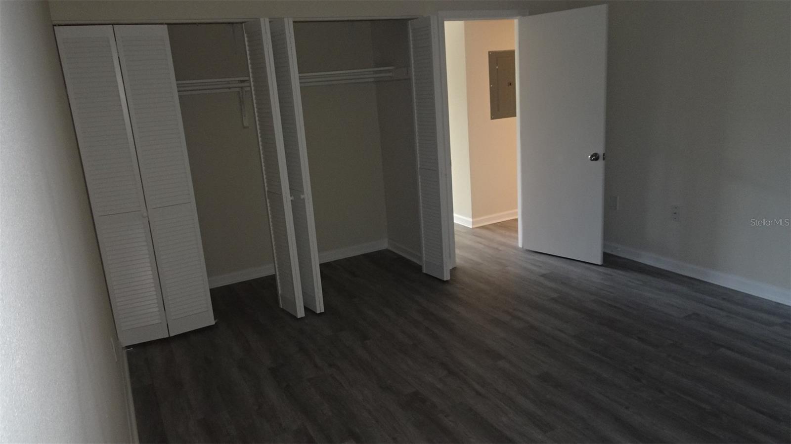 GATEWAY SQUARE APTS - Residential