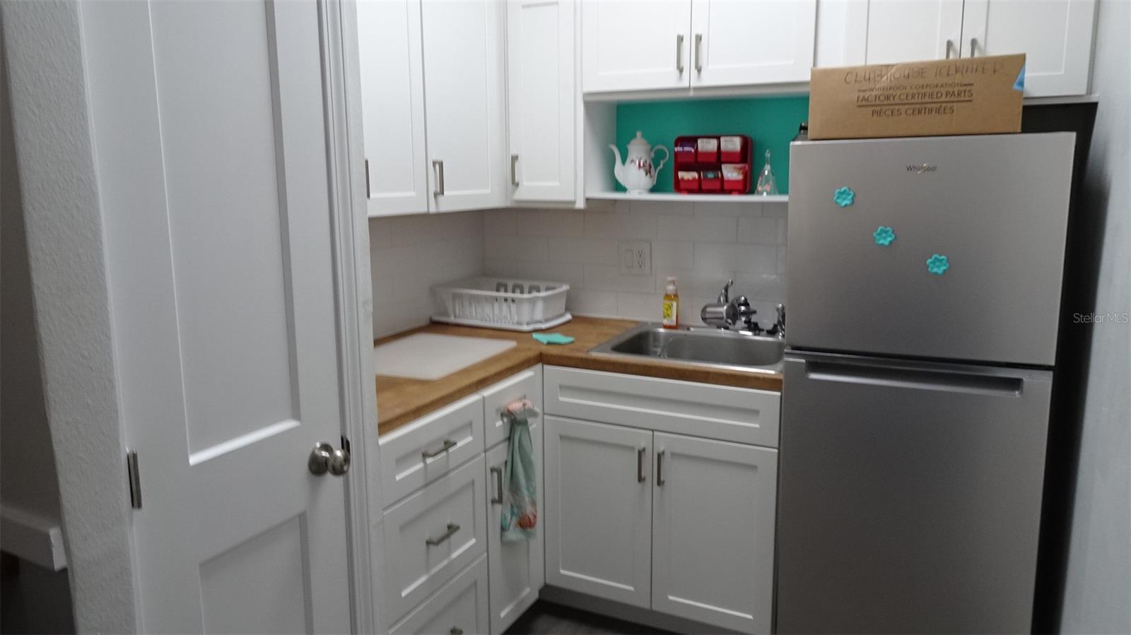 GATEWAY SQUARE APTS - Residential