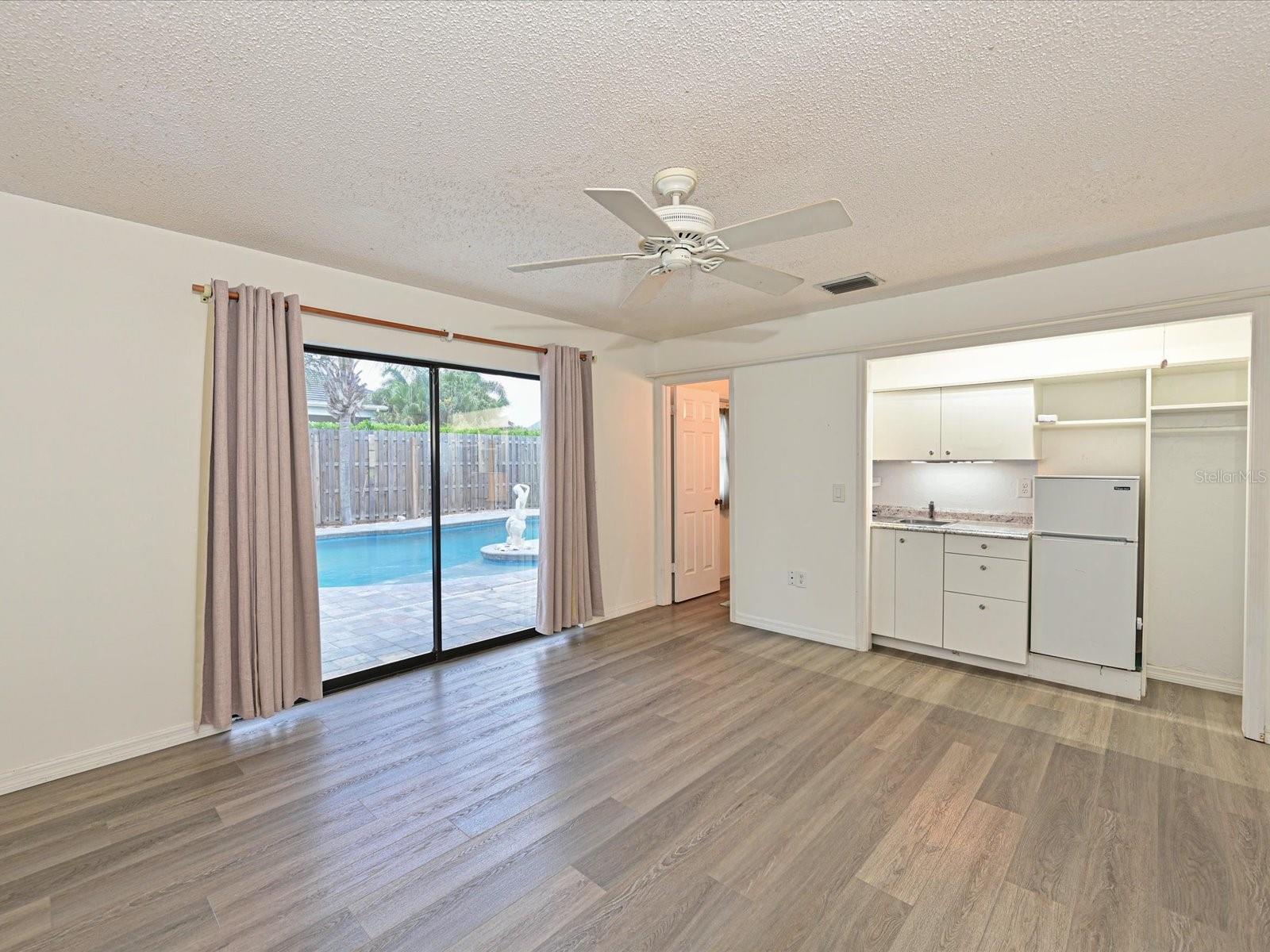 N W REGENCY - Residential