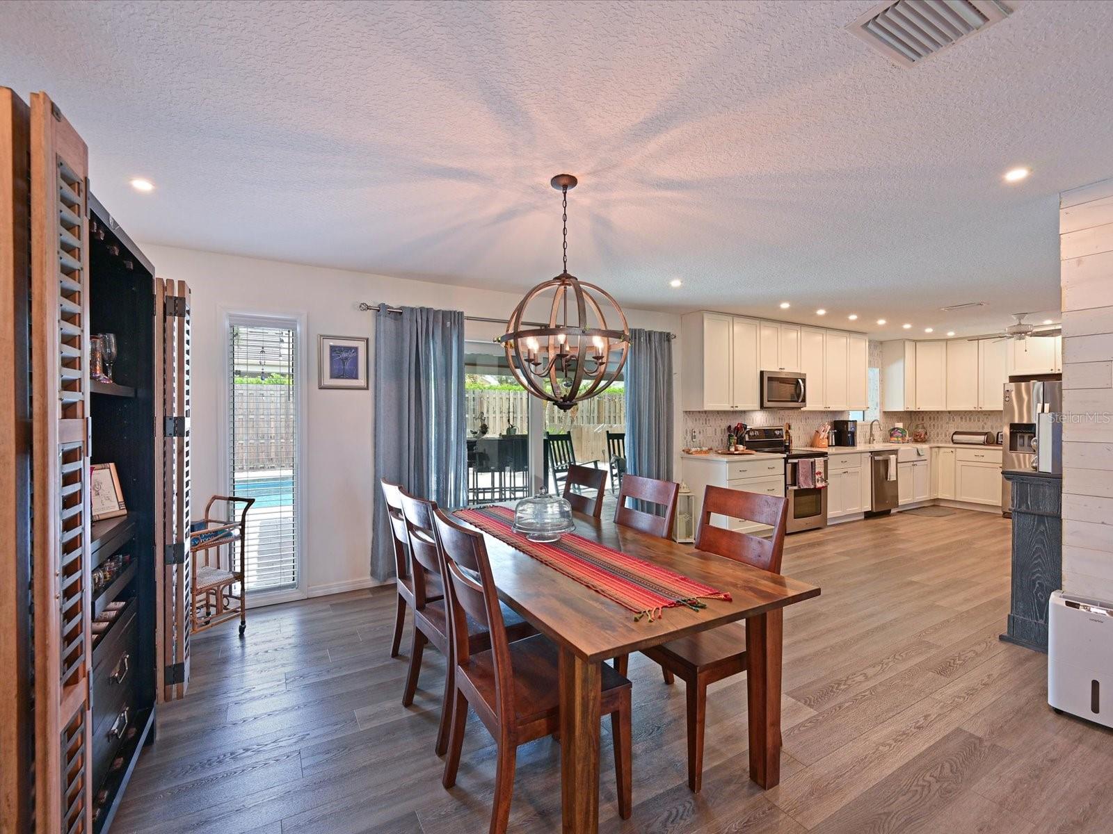 N W REGENCY - Residential