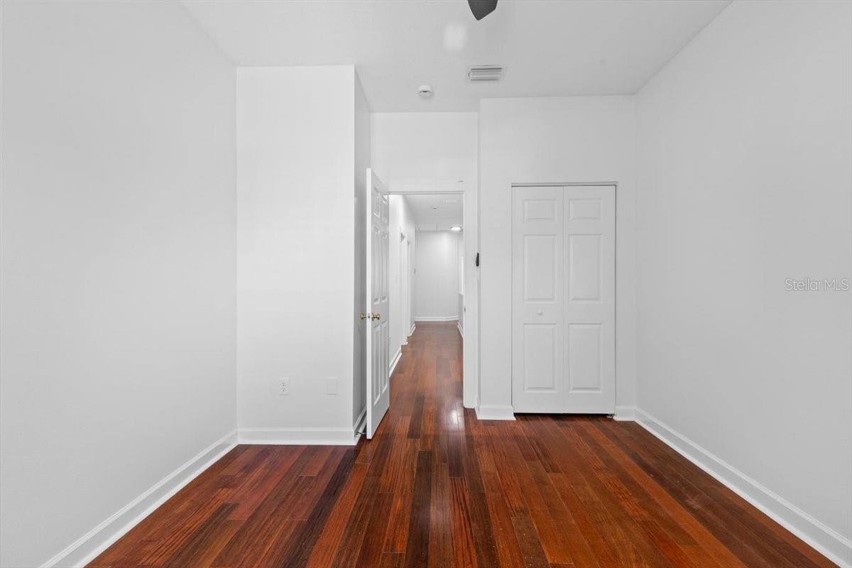 TOWNHOMES ON LINCOLN - Residential