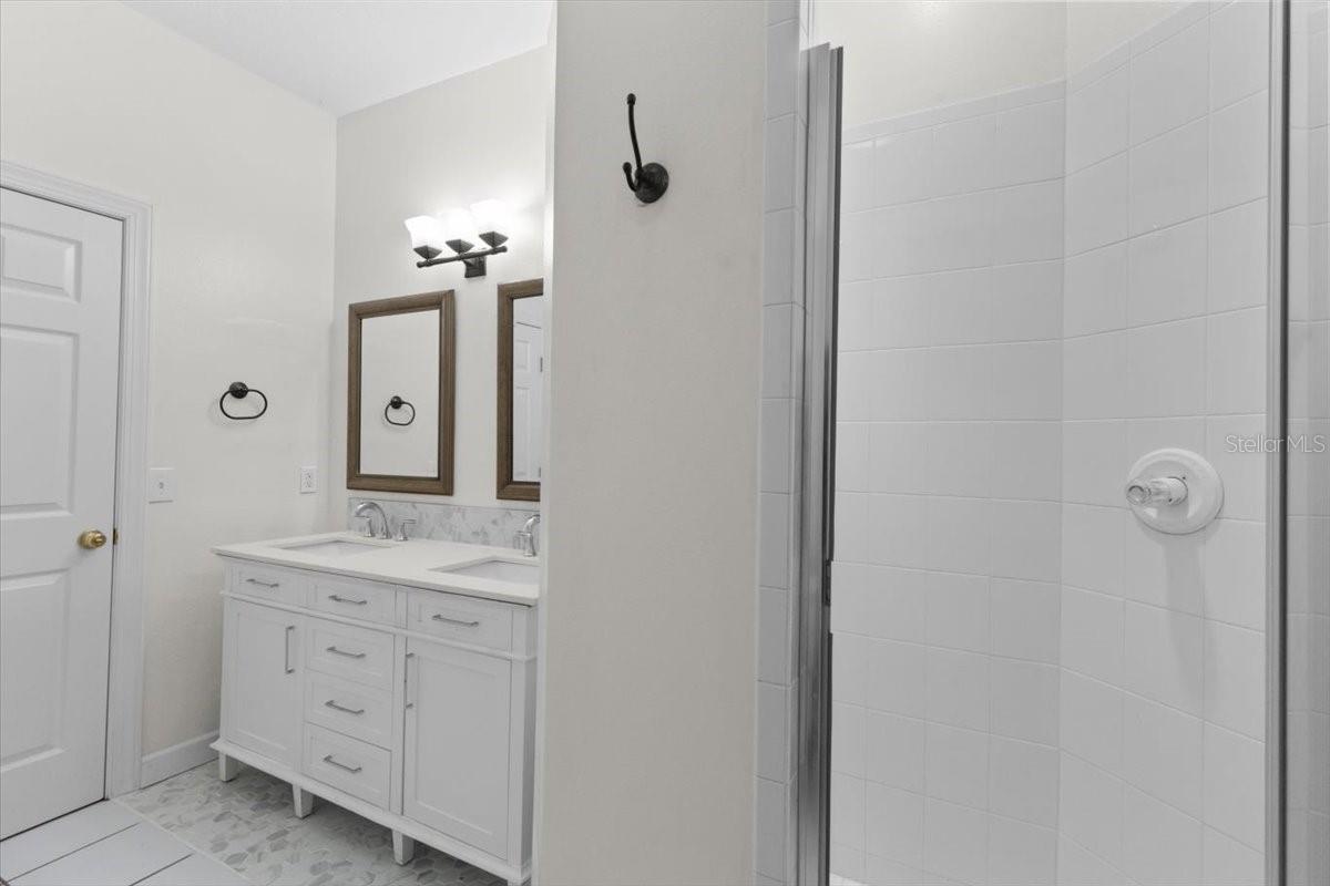 TOWNHOMES ON LINCOLN - Residential