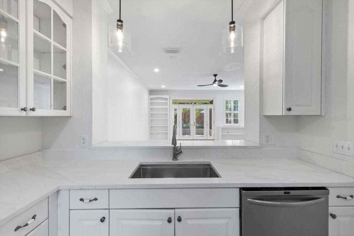 TOWNHOMES ON LINCOLN - Residential