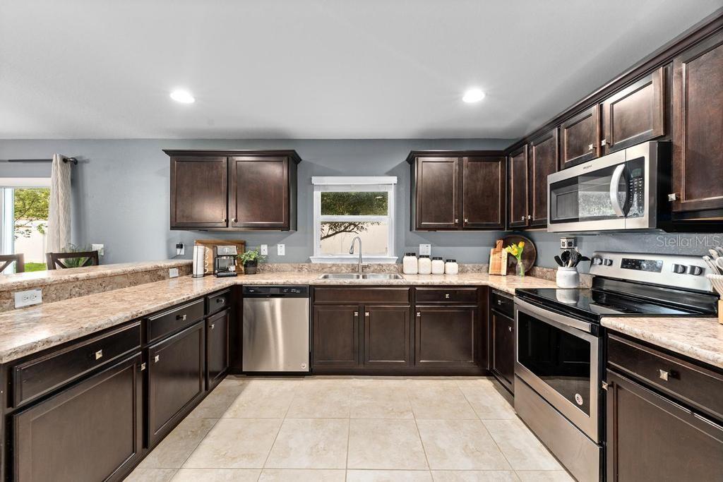 LANDINGS AT ALAFIA - Residential