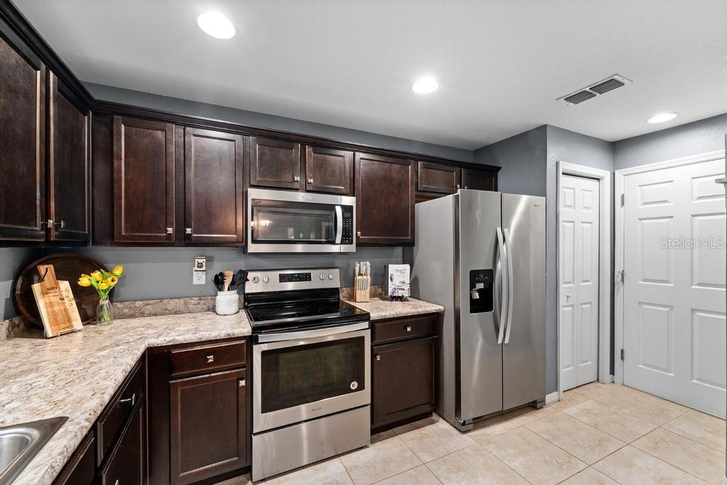LANDINGS AT ALAFIA - Residential