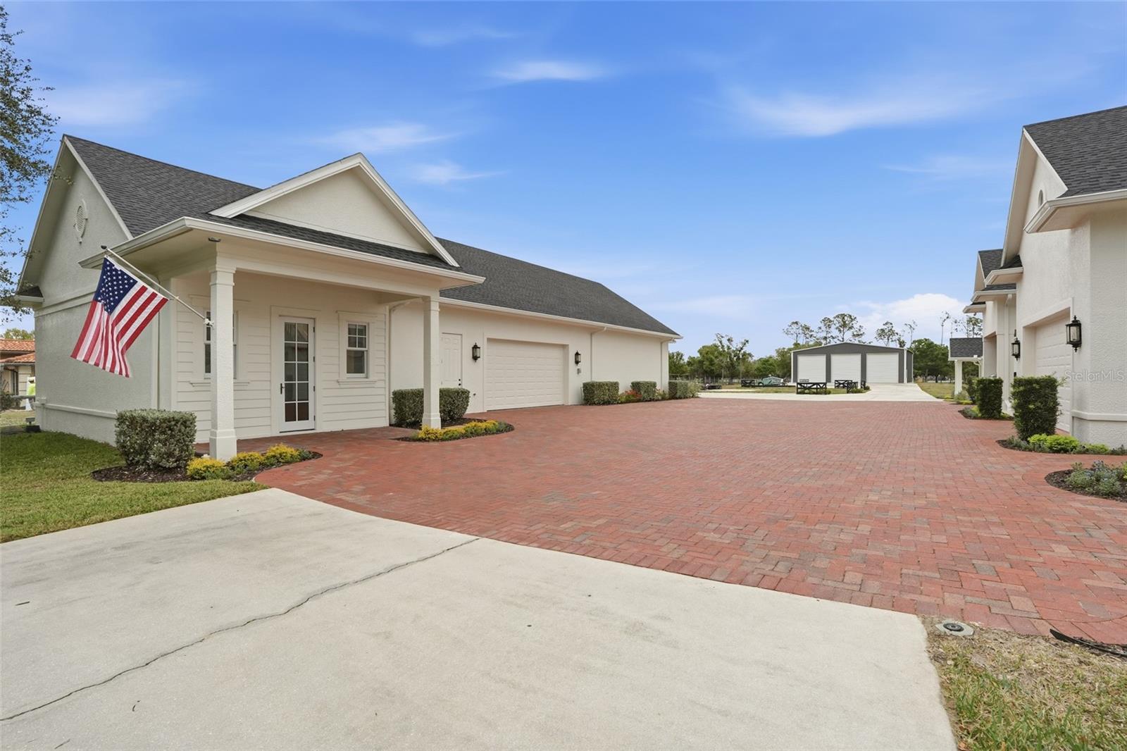 COLONIAL FARMS - Residential