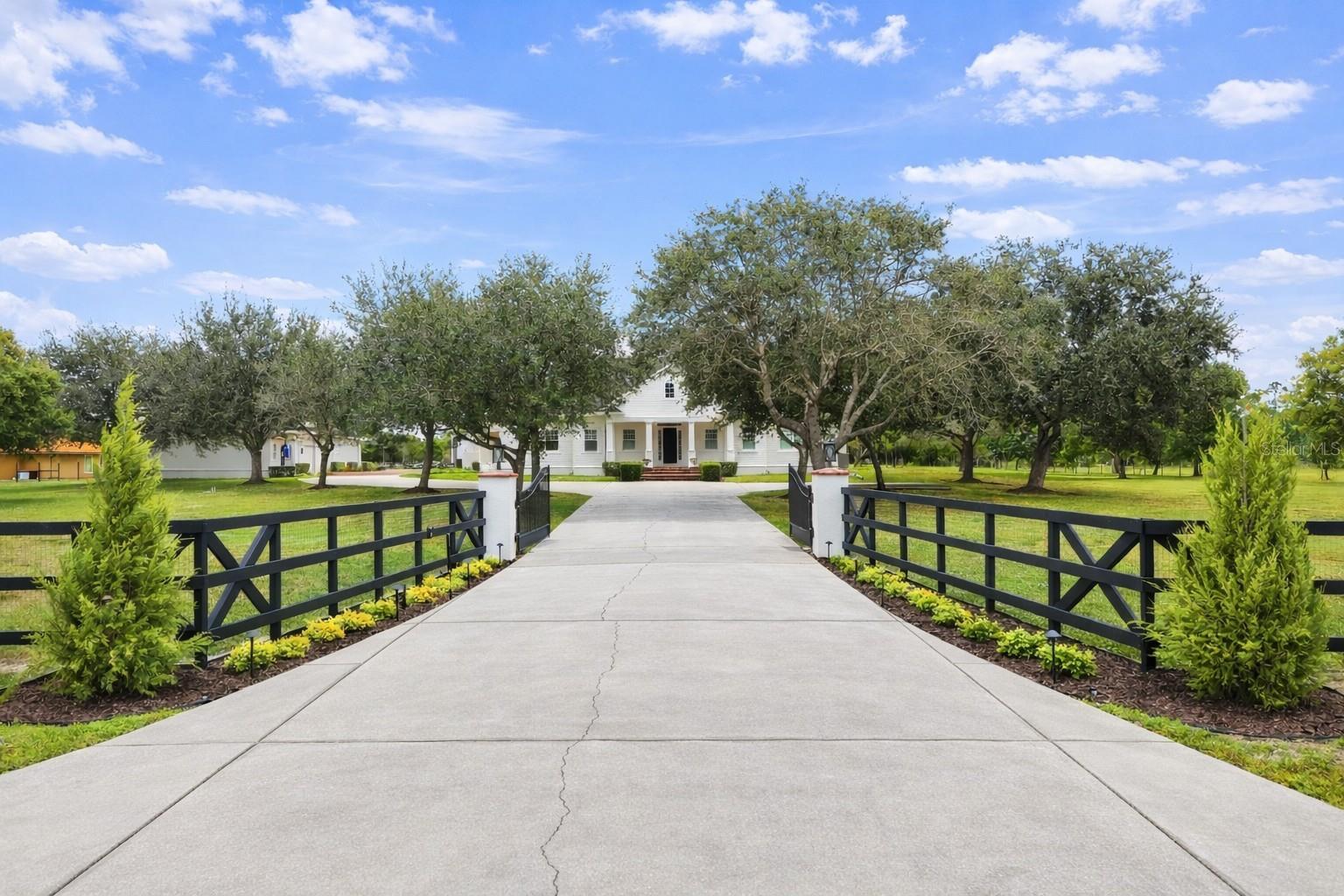COLONIAL FARMS - Residential