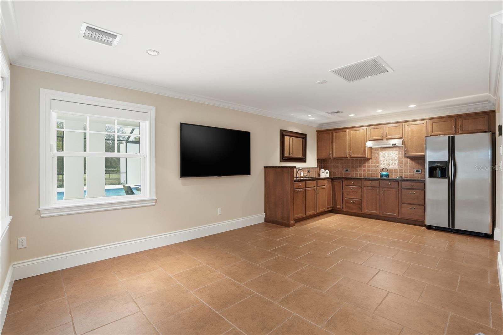 COLONIAL FARMS - Residential