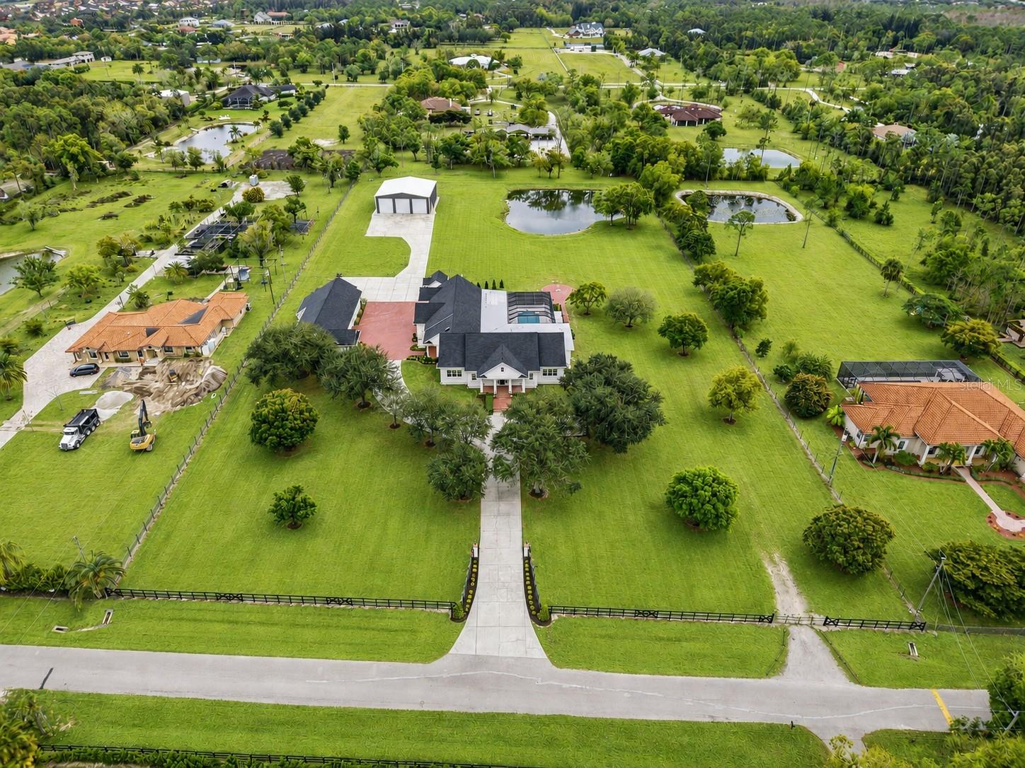 COLONIAL FARMS - Residential