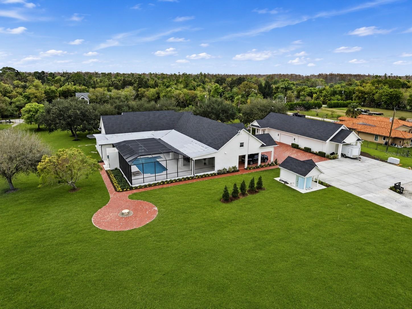 COLONIAL FARMS - Residential