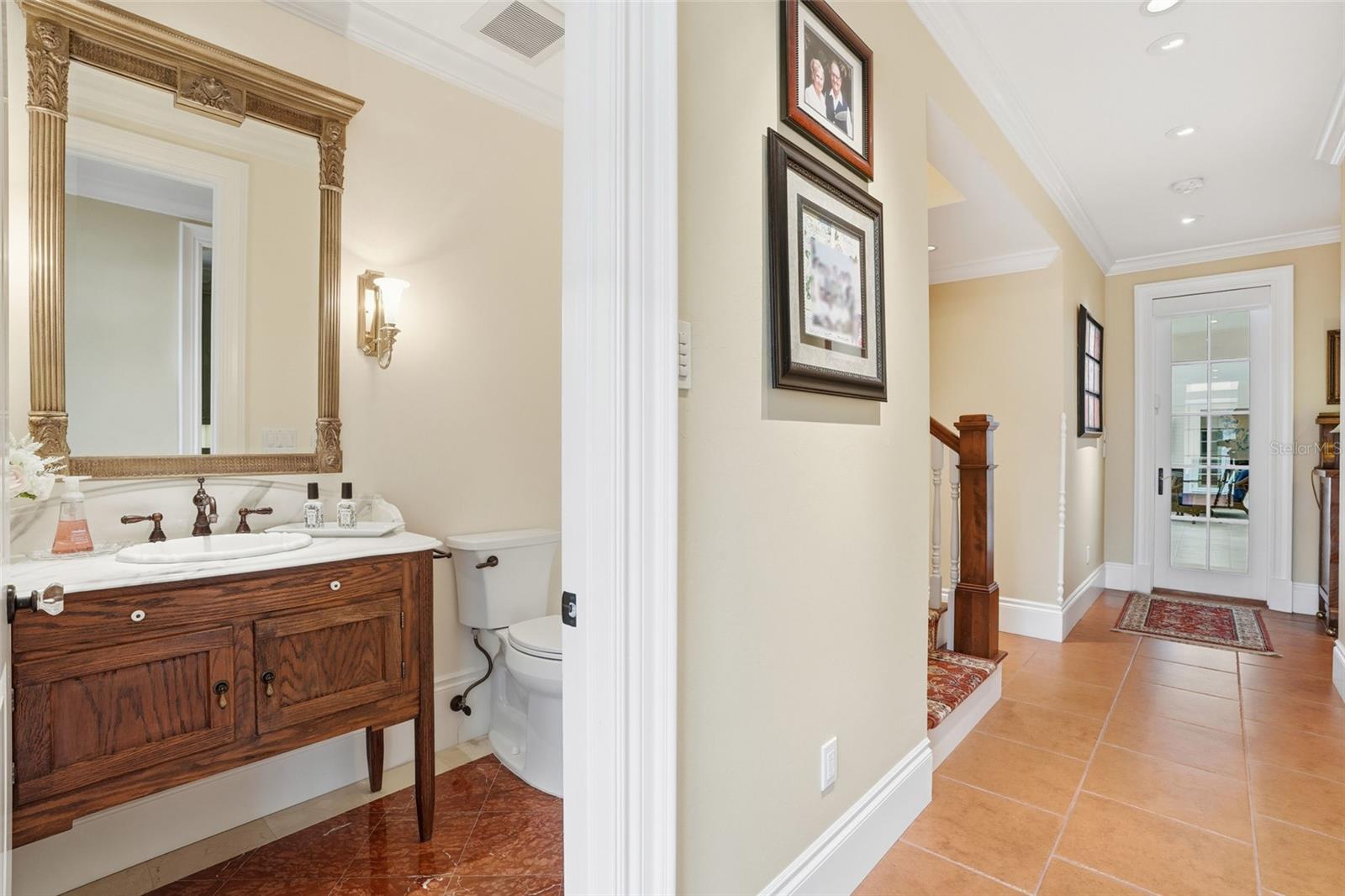 COLONIAL FARMS - Residential