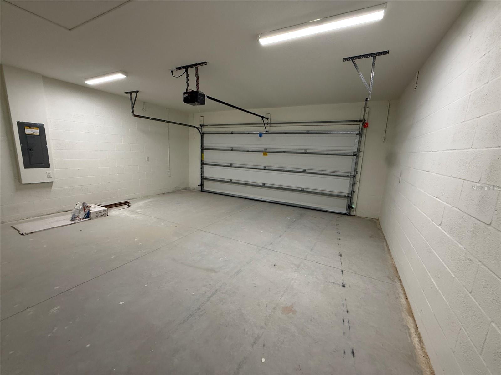 PORT CHARLOTTE SUB 08 - Residential Lease