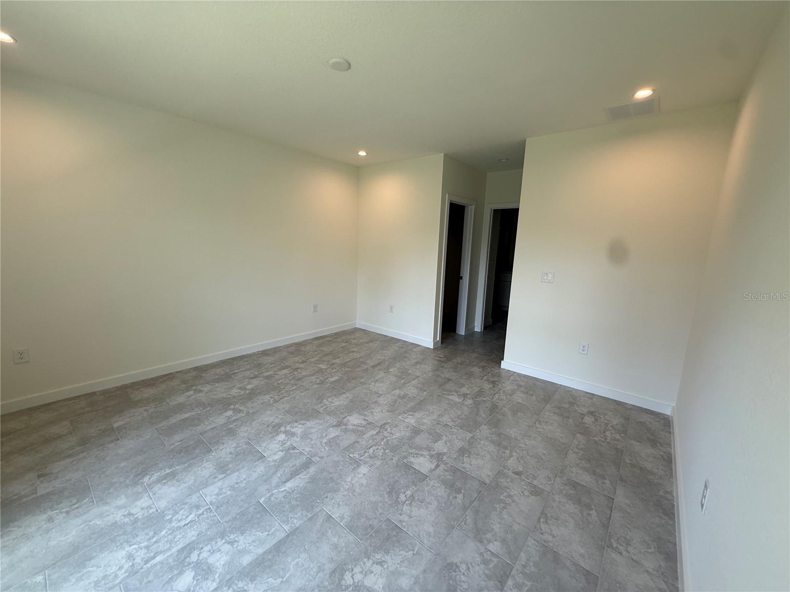 PORT CHARLOTTE SUB 08 - Residential Lease