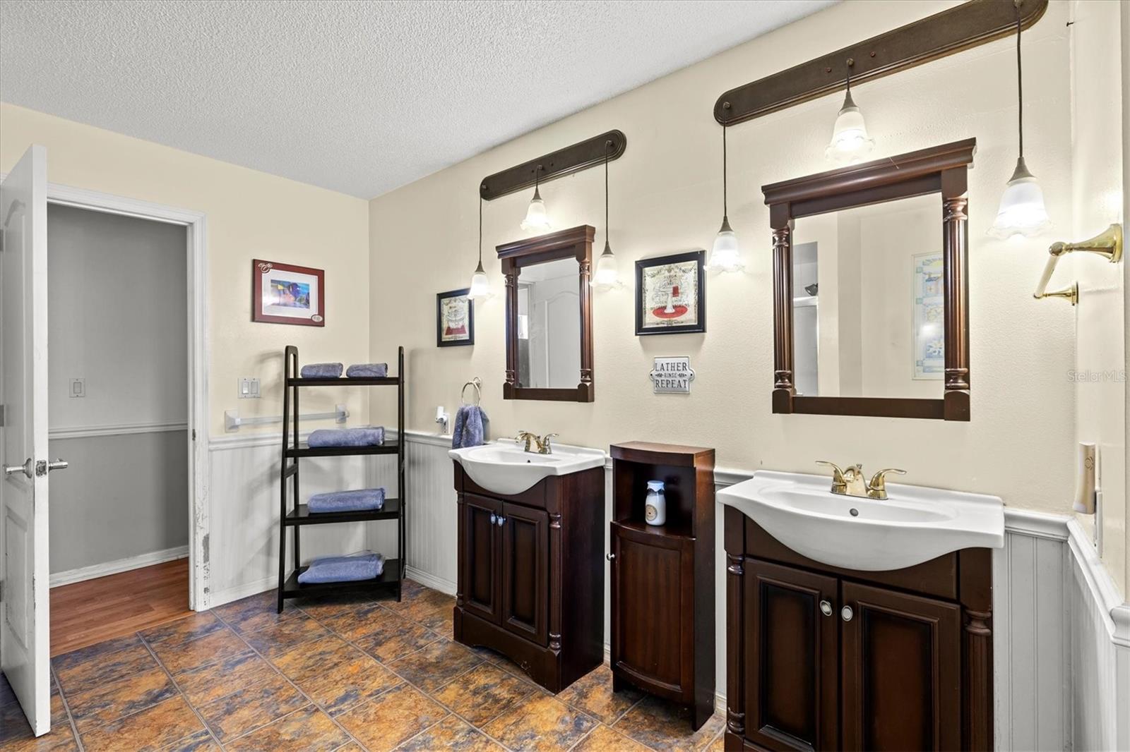 MISSION VALLEY - Residential