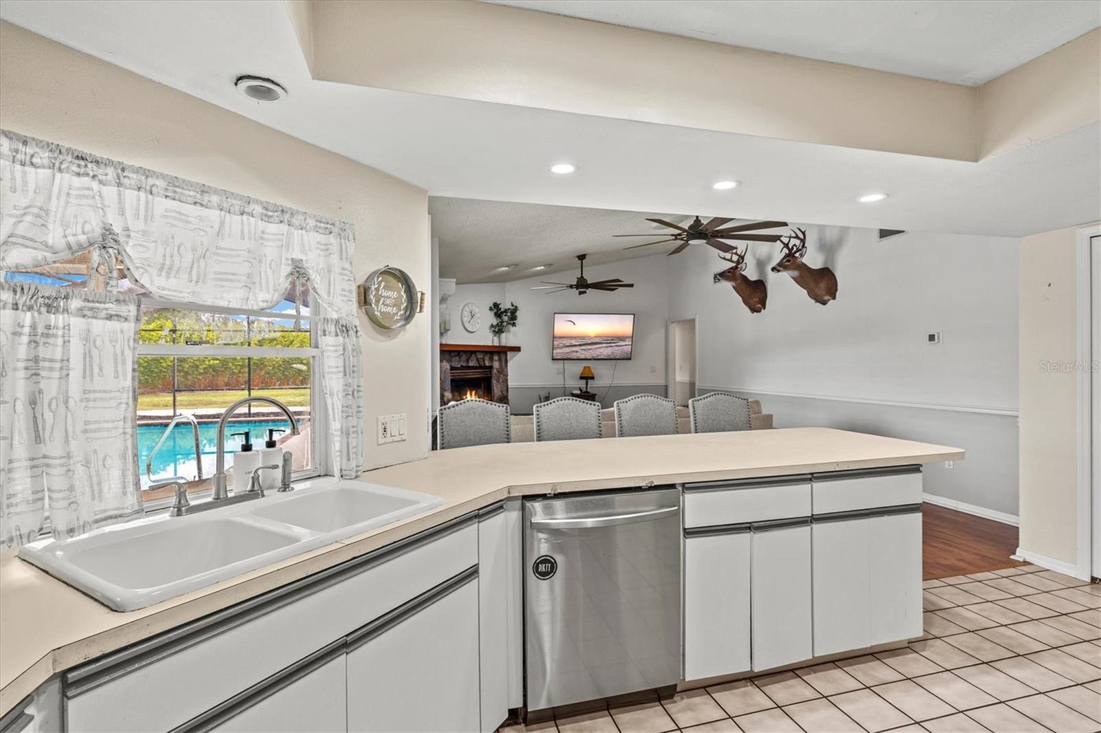 MISSION VALLEY - Residential