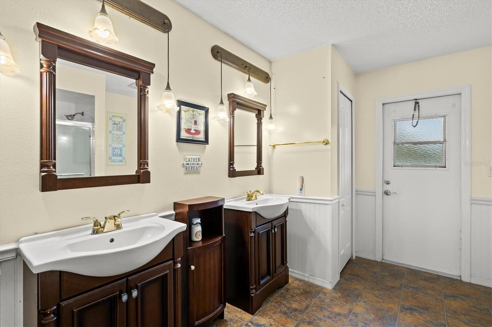 MISSION VALLEY - Residential