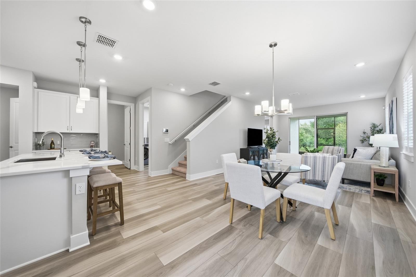 EPPERSON CRYSTAL LAGOON TWNHMS - Residential
