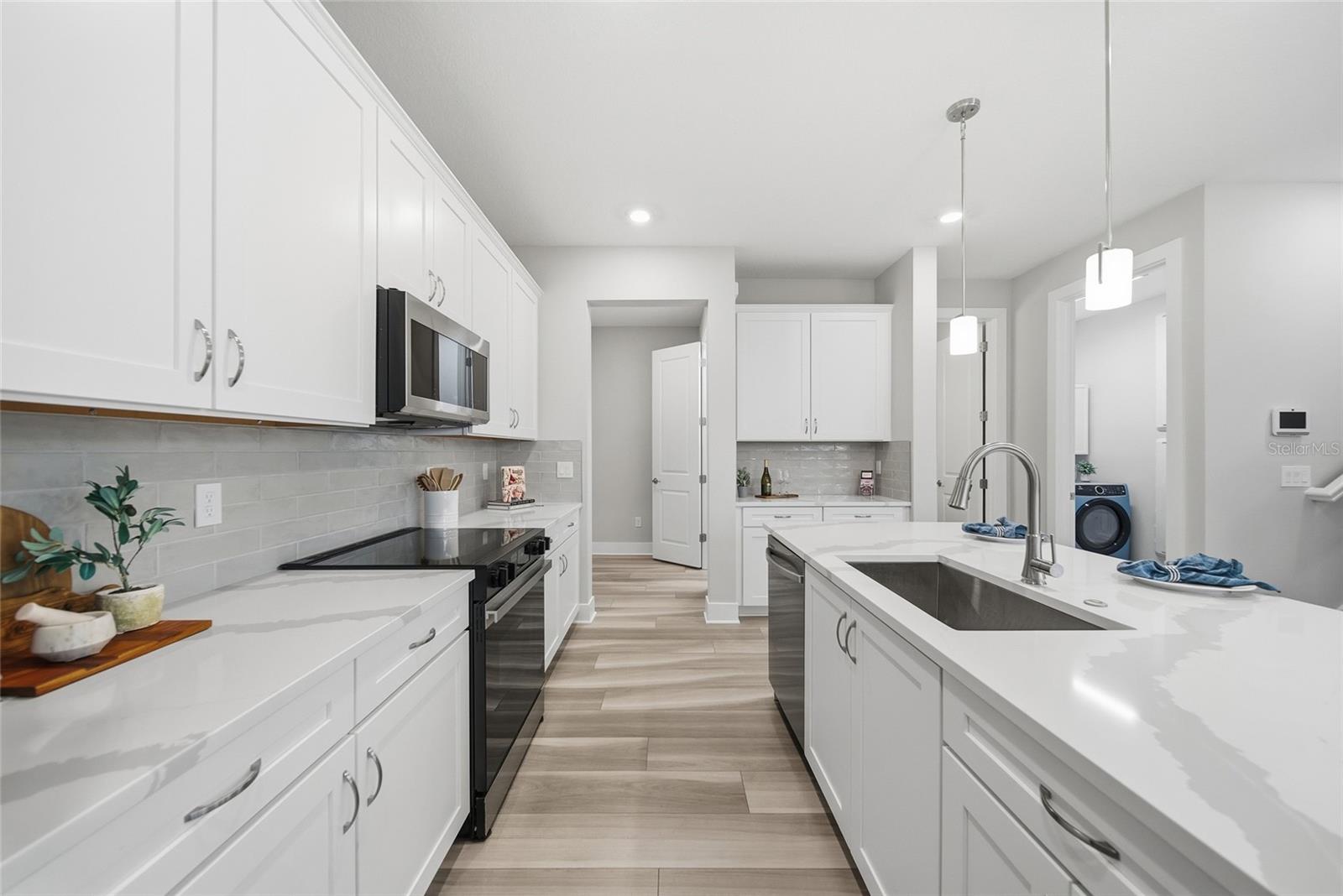 EPPERSON CRYSTAL LAGOON TWNHMS - Residential