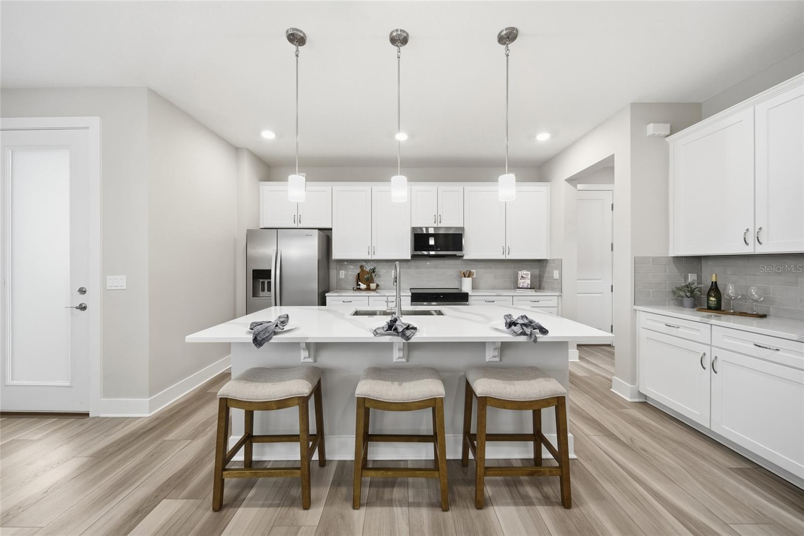 EPPERSON CRYSTAL LAGOON TWNHMS - Residential