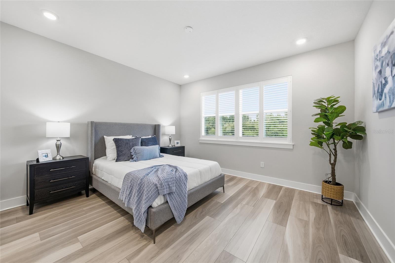 EPPERSON CRYSTAL LAGOON TWNHMS - Residential