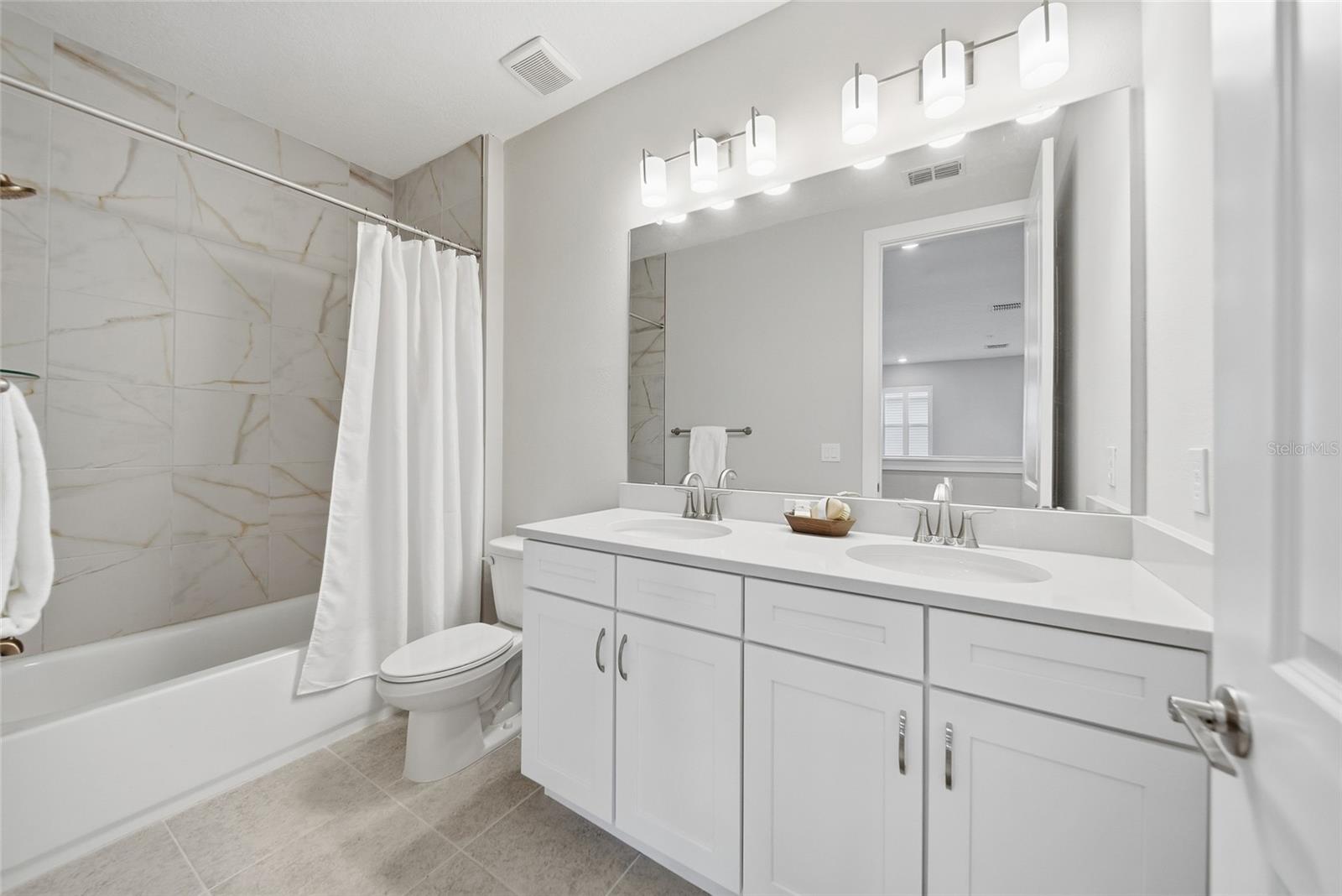 EPPERSON CRYSTAL LAGOON TWNHMS - Residential