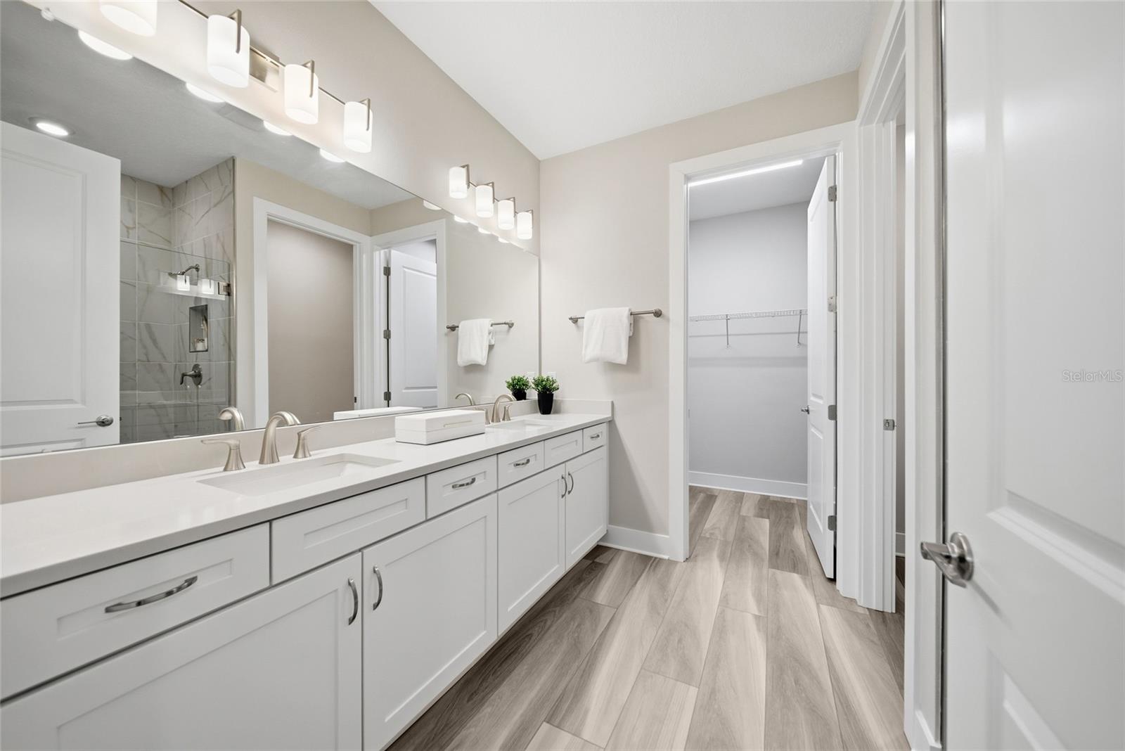 EPPERSON CRYSTAL LAGOON TWNHMS - Residential