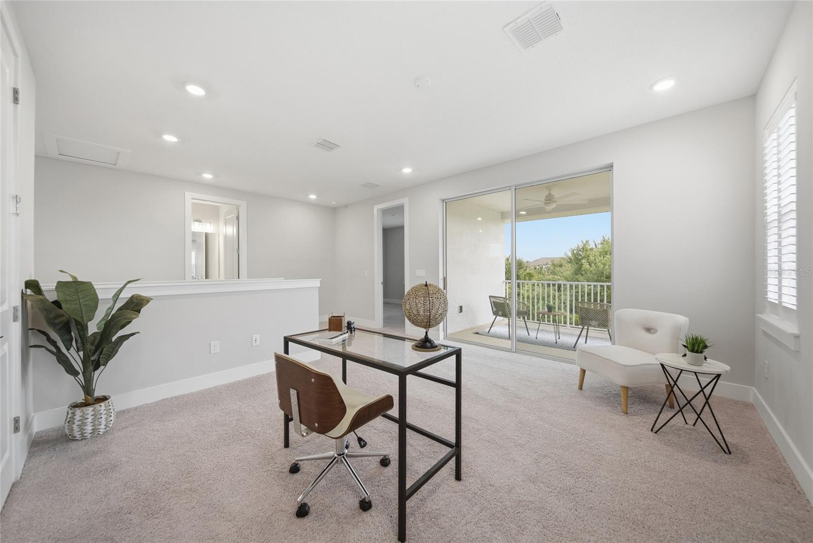 EPPERSON CRYSTAL LAGOON TWNHMS - Residential