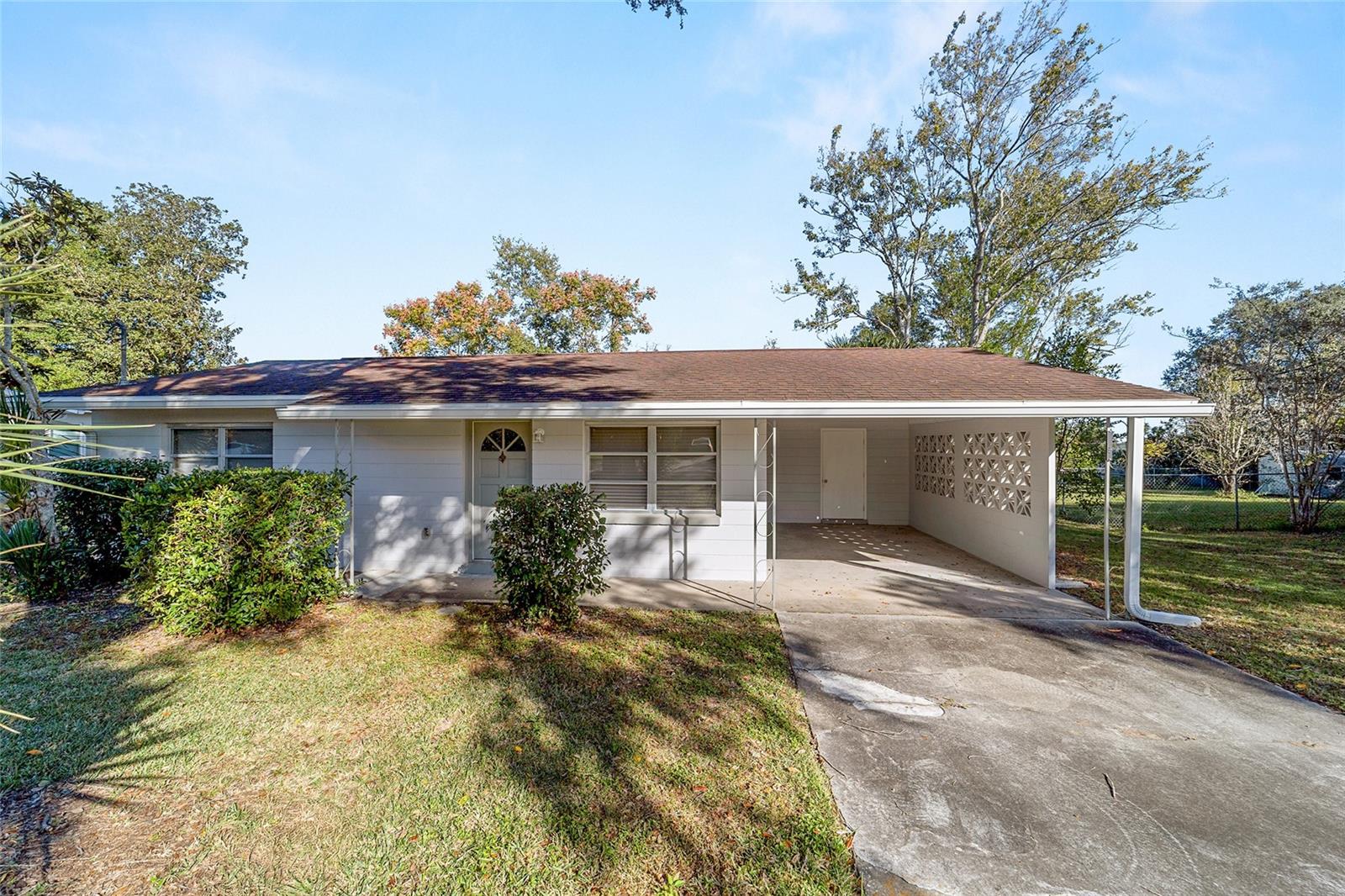 RAINBOW LAKES ESTATE - Residential