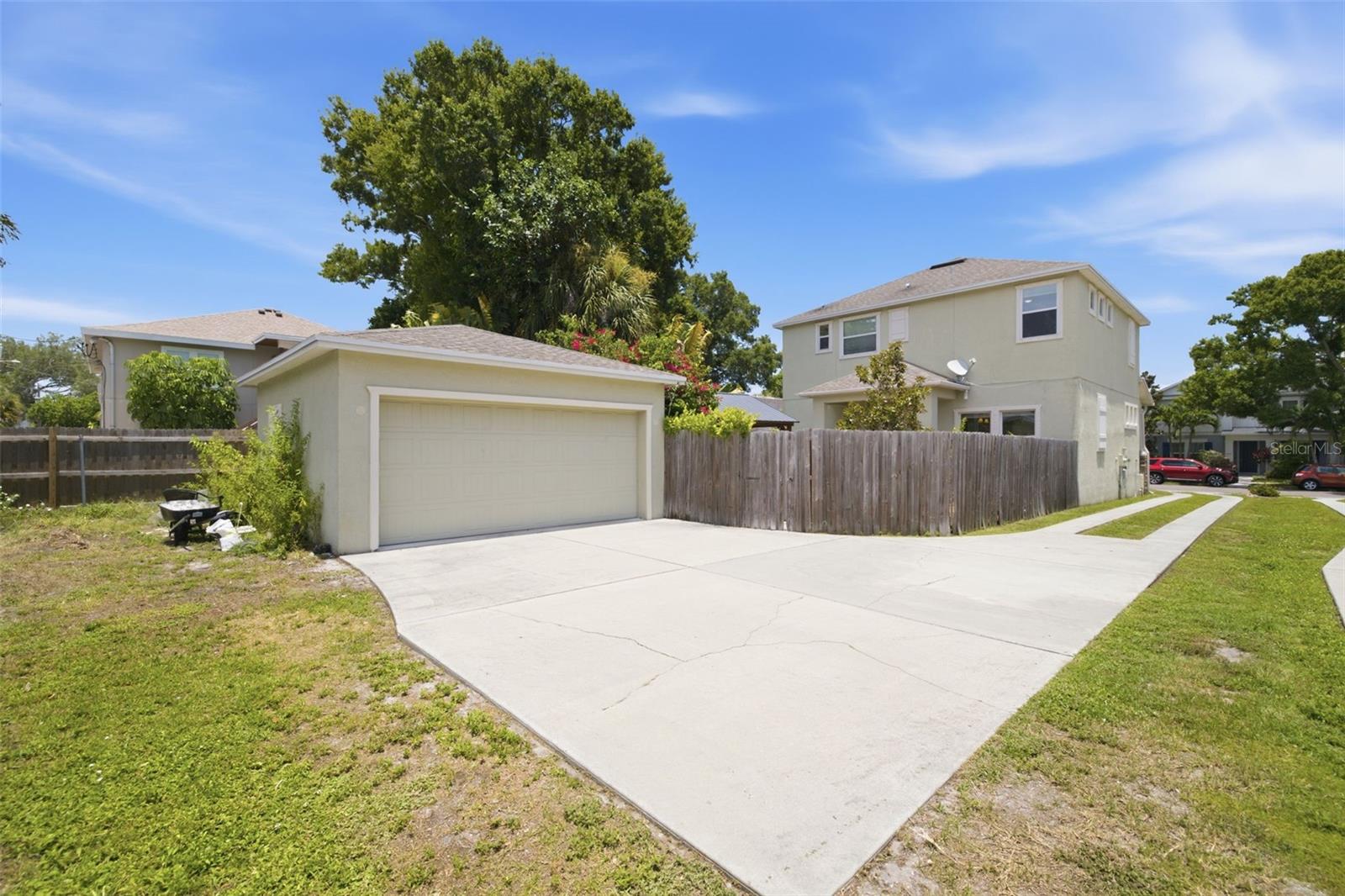 BARTLETT COURT - Residential