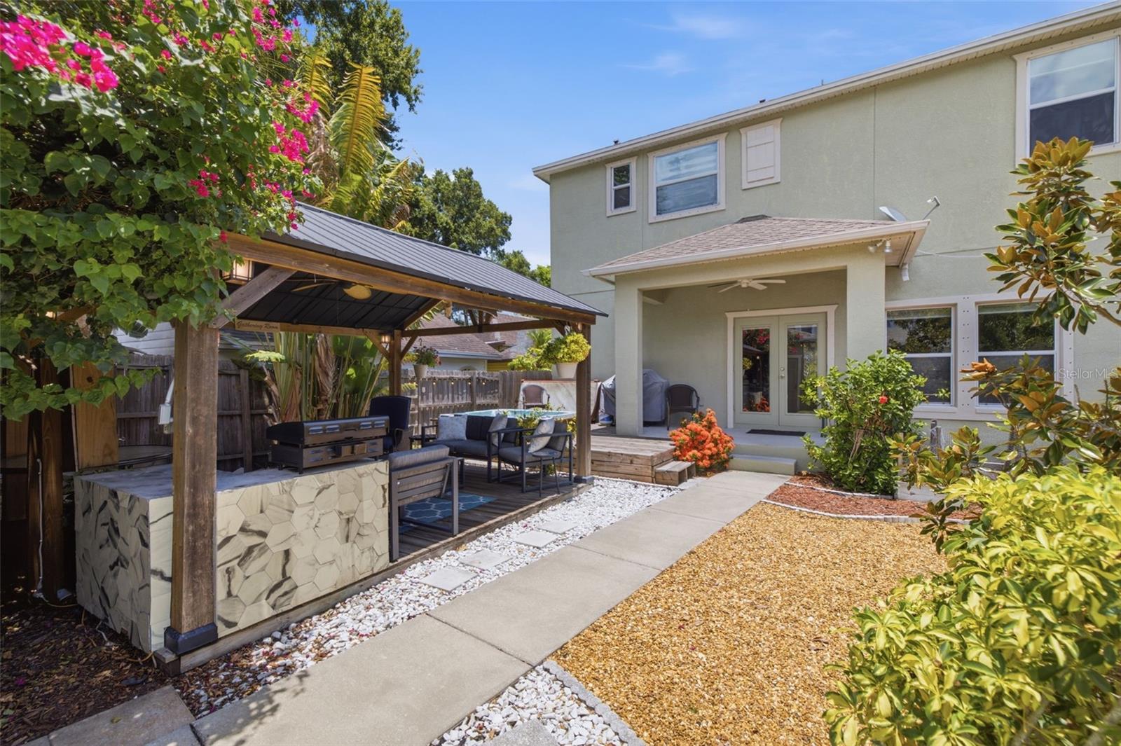 BARTLETT COURT - Residential