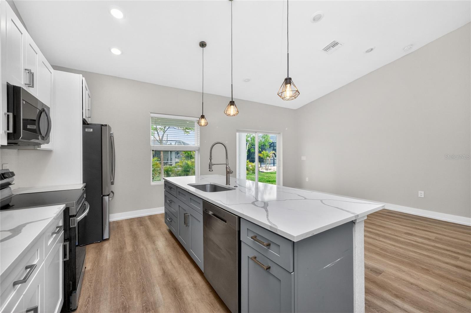 ROTONDA LAKES - Residential